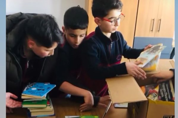 Kitap Dostluğu - Bağış ve Hediyeleşme